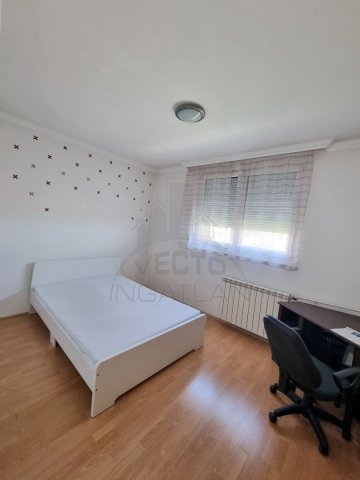 Eladó panellakás, Szombathelyen 42.9 M Ft, 3 szobás