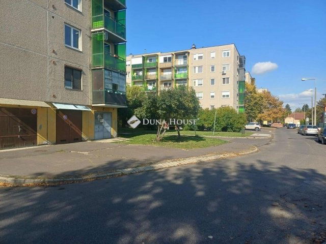 Eladó panellakás, Miskolcon 39.9 M Ft, 3 szobás