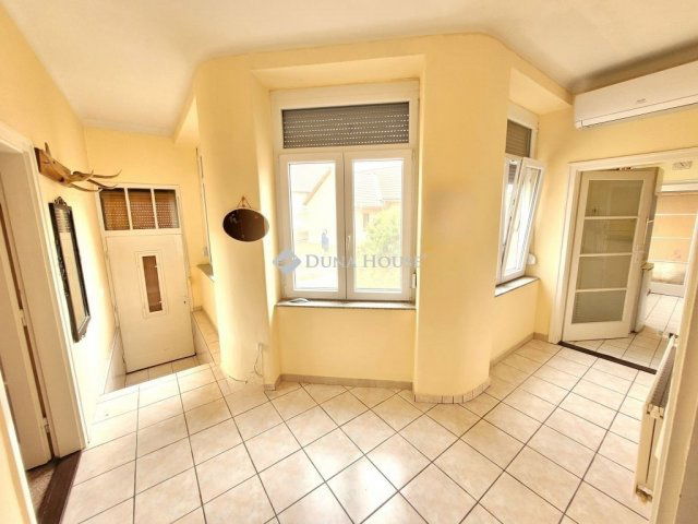 Eladó családi ház, Udvaron 45 M Ft, 3 szobás