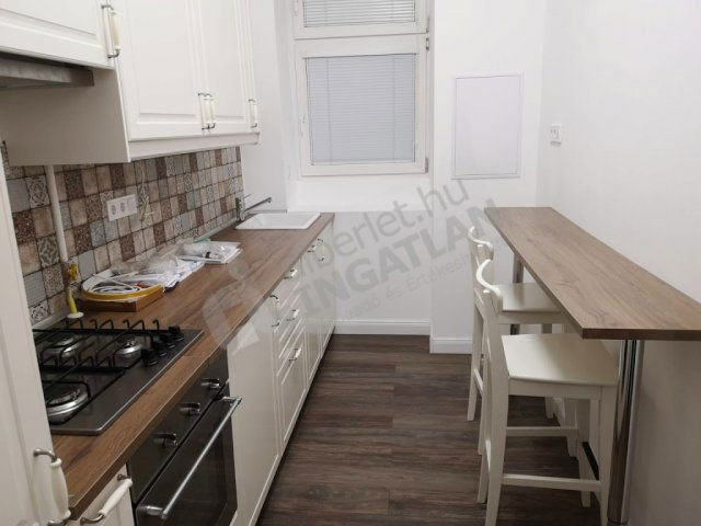 Kiadó téglalakás, albérlet, XII. kerületben, Márvány utcában