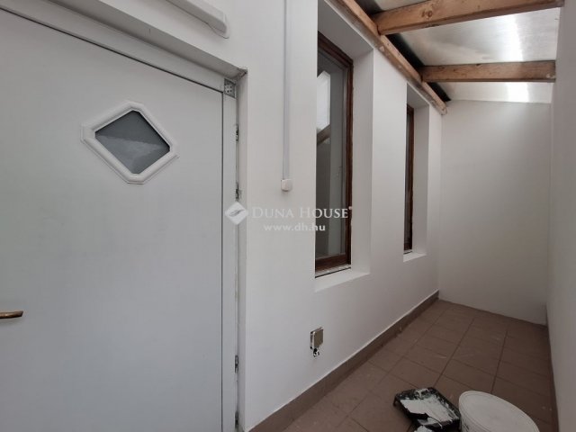 Eladó üzlethelyiség, Budapesten, XVI. kerületben 75 M Ft