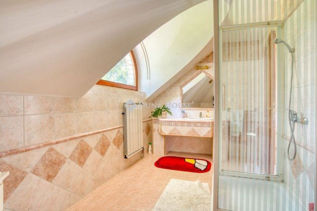 Eladó családi ház, Piliscsabán 265 M Ft, 5 szobás