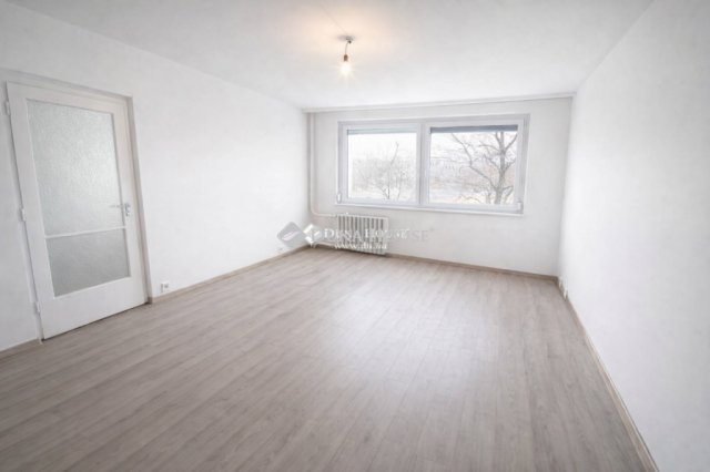 Eladó panellakás, Kecskeméten 43.49 M Ft, 2 szobás