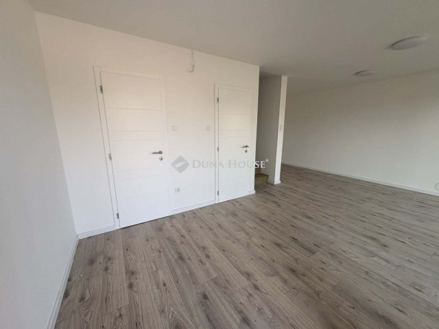 Eladó ikerház, Turán 53.9 M Ft, 3 szobás / költözzbe.hu