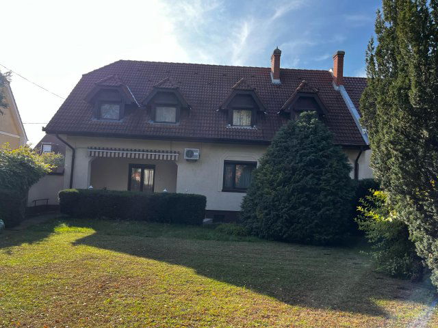 Eladó ikerház, Kecskeméten 139.8 M Ft, 6 szobás