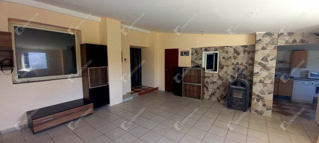 Eladó családi ház, Vináron 27.9 M Ft, 4 szobás