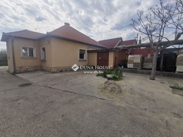 Eladó ipari ingatlan, Vecsésen 269.9 M Ft / költözzbe.hu