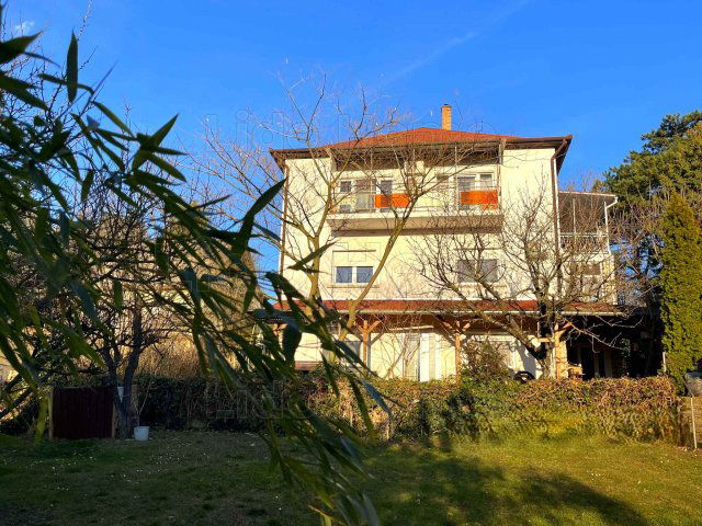 Eladó családi ház, Fonyódon 129 M Ft, 7+2 szobás