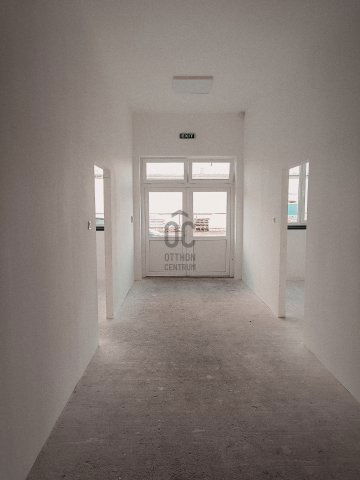 Kiadó ipari ingatlan, Cegléden 6720 E Ft / hó