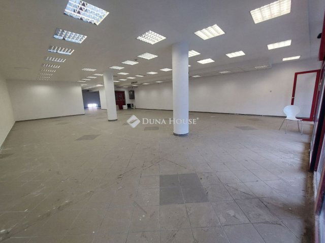 Kiadó üzlethelyiség, Budapesten, III. kerületben 1365 E Ft / hó