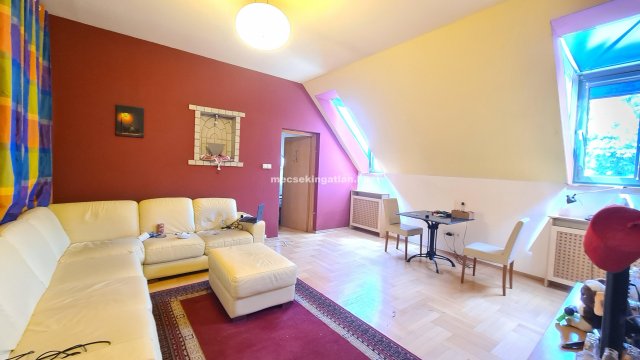 Kiadó panellakás, albérlet, Pécsett 150 E Ft / hó, 1 szobás