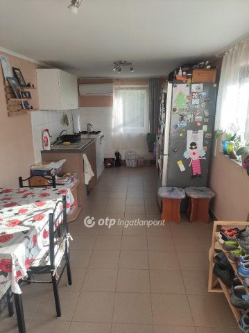 Eladó családi ház, Kiskunfélegyházán 33 M Ft, 1+1 szobás