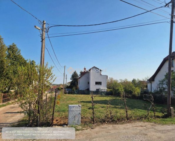 Eladó nyaraló, Balatonalmádiban, Széchenyi utcában 44.9 M Ft