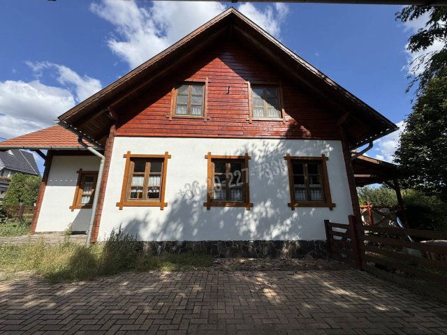 Eladó családi ház, Zsámbékon 206 M Ft, 6+2 szobás