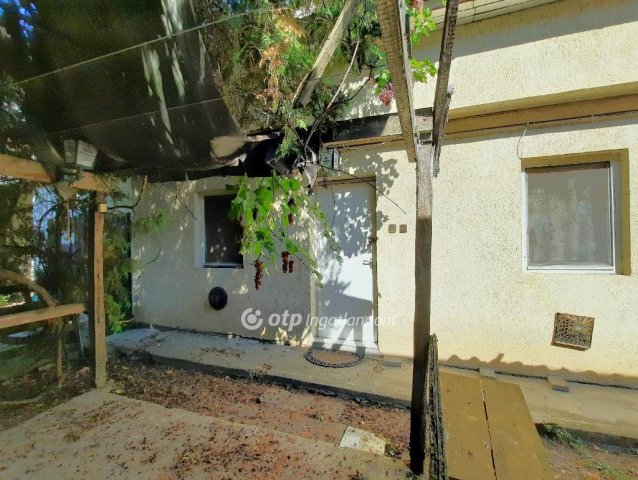Eladó családi ház, Siófokon 39.9 M Ft, 2+1 szobás