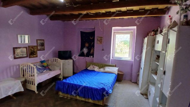 Eladó családi ház, Batykon 6.9 M Ft, 2 szobás