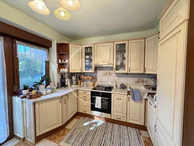 Eladó családi ház, Pécsett, Bálicsi úton 130 M Ft, 4+1 szobás