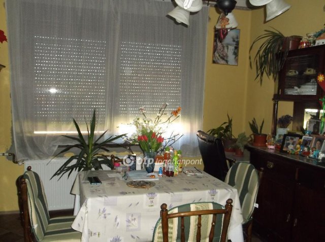 Eladó családi ház, Gyöngyösön 59.9 M Ft, 5+1 szobás