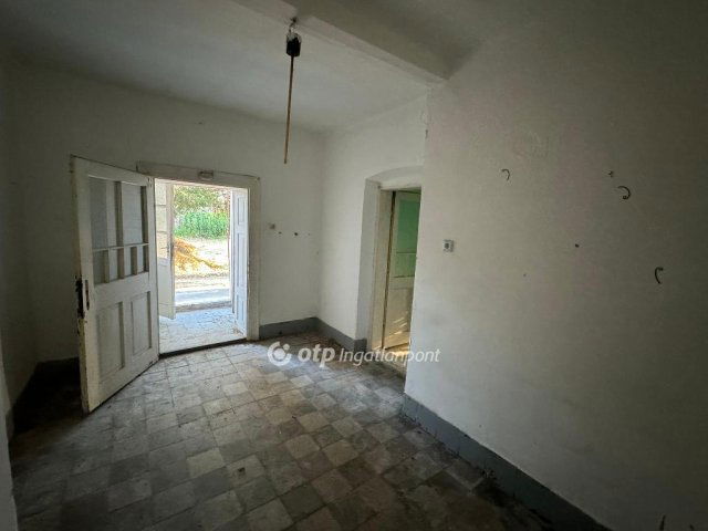 Eladó családi ház, Egyeken 2.95 M Ft, 3 szobás