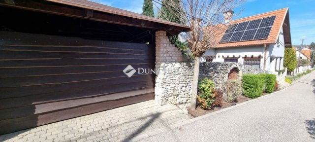 Eladó családi ház, Budapesten, III. kerületben 340 M Ft