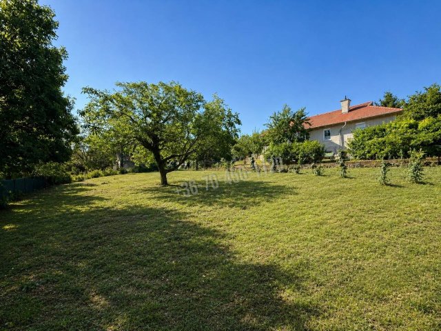Eladó telek, Budaörsön, Szalonka utcában 105 M Ft