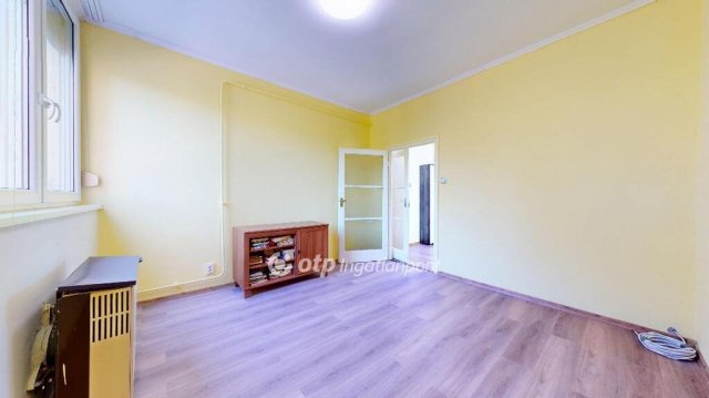 Eladó téglalakás, Miskolcon 28.8 M Ft, 2+1 szobás