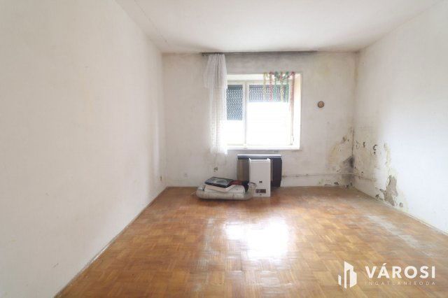 Eladó téglalakás, Szegeden 53.9 M Ft, 3 szobás