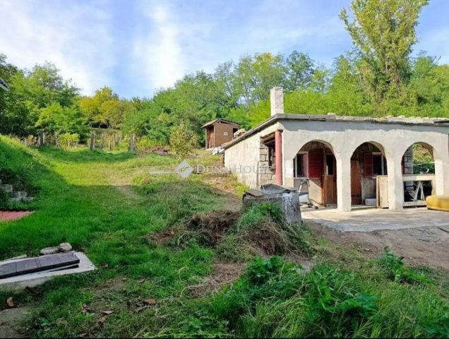 Eladó nyaraló, Tokodon 12 M Ft, 1 szobás / költözzbe.hu