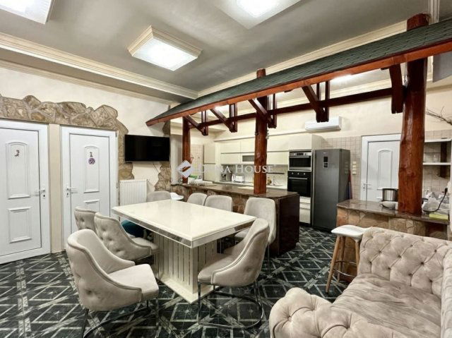 Eladó üzlethelyiség, Hosszúpályin 55 M Ft