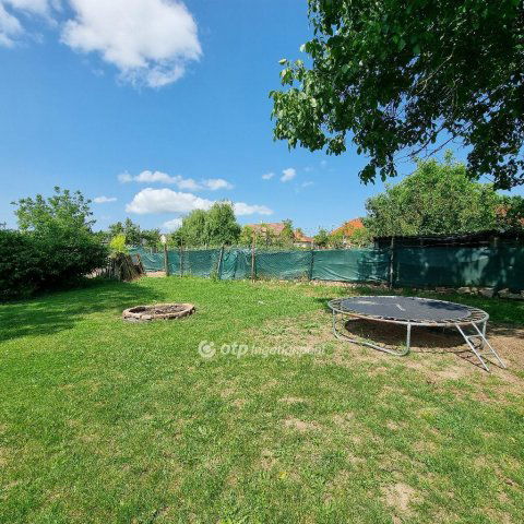 Eladó családi ház, Bernecebarátiban 35.5 M Ft, 4 szobás