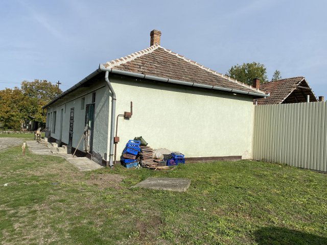 Eladó üzlethelyiség, Tatárszentgyörgyön 14.9 M Ft, 4 szobás
