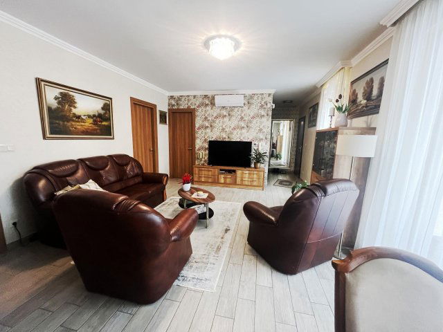 Eladó téglalakás, Debrecenben 144 M Ft, 3 szobás