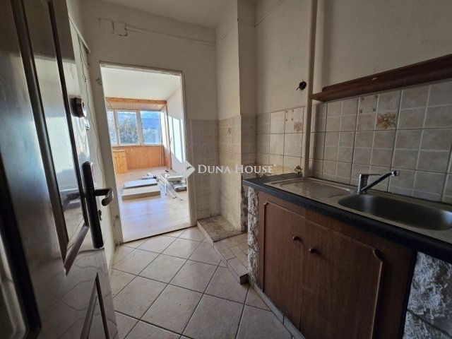 Eladó téglalakás, Pécsett 28.9 M Ft, 1 szobás