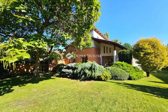 Eladó családi ház, Győrött 290 M Ft, 5 szobás