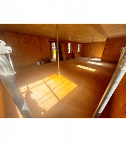 Eladó téglalakás, Szegeden 99.3 M Ft, 3 szobás