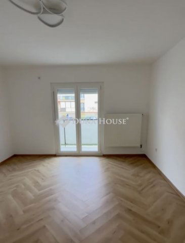 Kiadó panellakás, albérlet, Pécsett 210 E Ft / hó, 2 szobás