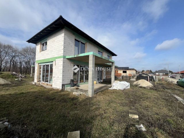 Eladó ikerház, Kakucson 105 M Ft, 4 szobás / költözzbe.hu