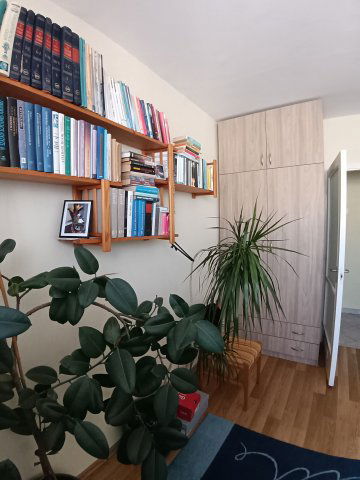 Eladó panellakás, Szolnokon 29.5 M Ft, 2 szobás