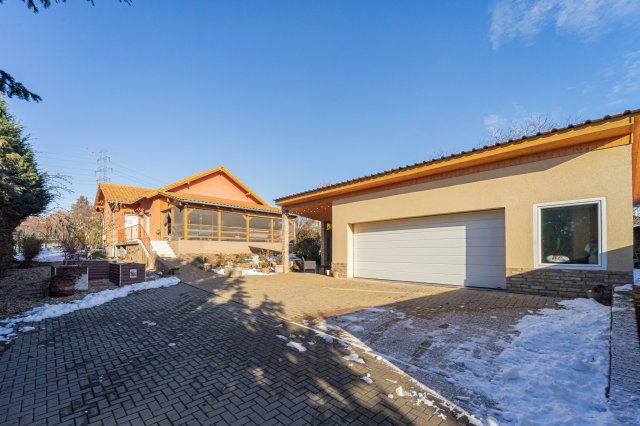 Eladó családi ház, Diósdon 169.99 M Ft, 4+1 szobás