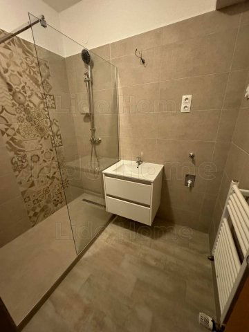 Eladó téglalakás, Siófokon 77.5 M Ft, 3 szobás