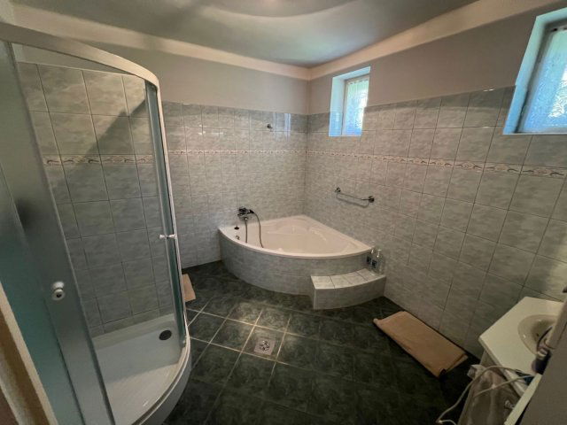 Eladó családi ház, Szarvason 59.5 M Ft, 4 szobás