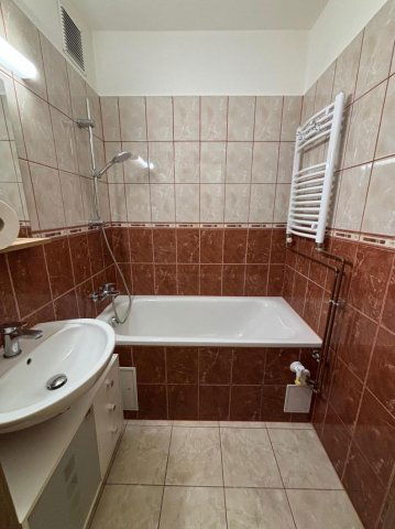 Eladó panellakás, Tatabányán 36.8 M Ft, 2 szobás