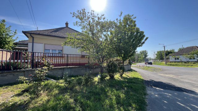 Eladó családi ház, Felsőszentivánon 17.8 M Ft, 4 szobás