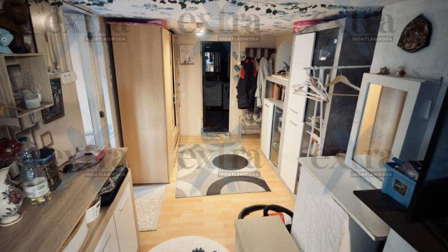 Eladó családi ház, Röszkén 65.99 M Ft, 6 szobás