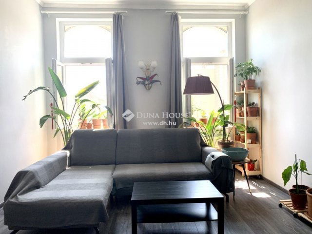 Eladó téglalakás, Budapesten, VI. kerületben 130 M Ft