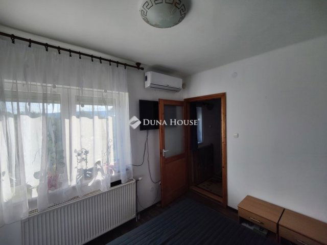 Eladó ikerház, Szentendrén 167.9 M Ft, 4 szobás
