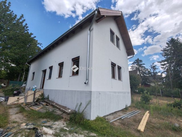 Eladó családi ház, Csömörön, Liliom utcában 153 M Ft
