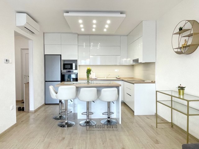 Kiadó téglalakás, albérlet, Debrecenben 350 E Ft / hó, 3 szobás