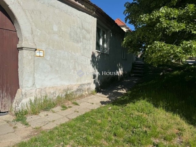 Eladó családi ház, Pécsváradon 9.9 M Ft, 1 szobás