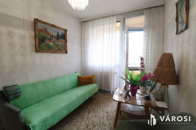 Eladó panellakás, Szegeden 52.9 M Ft, 3 szobás